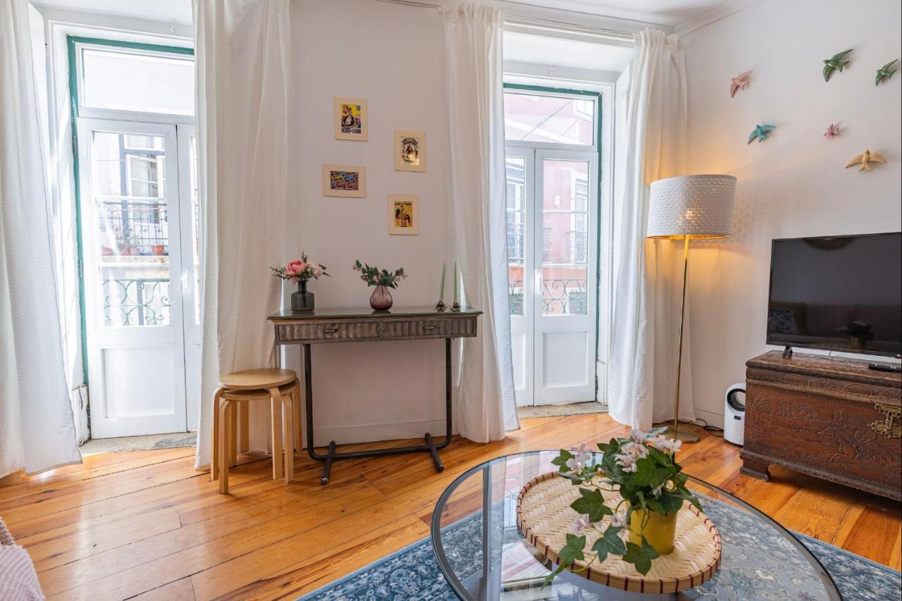 Classy And Charming By Lovelystay Lisboa